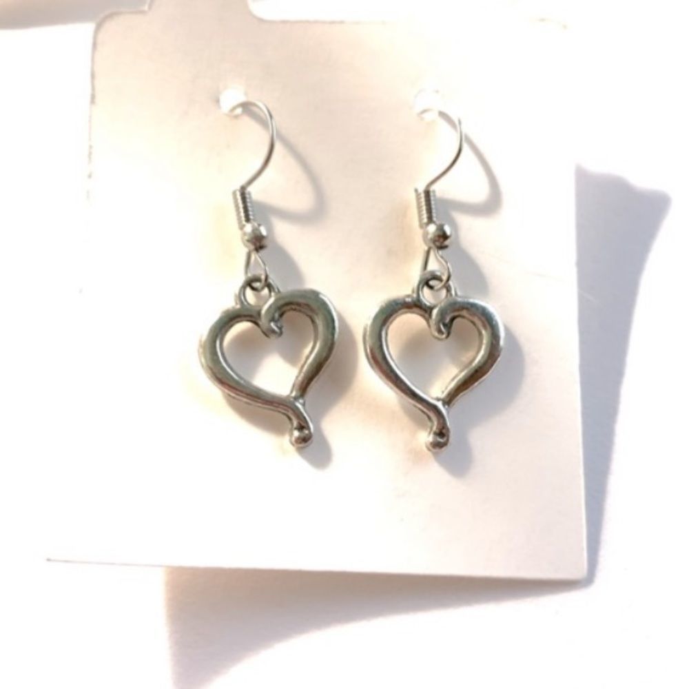Open heart dangle earrings NEW - Picture 1 of 1